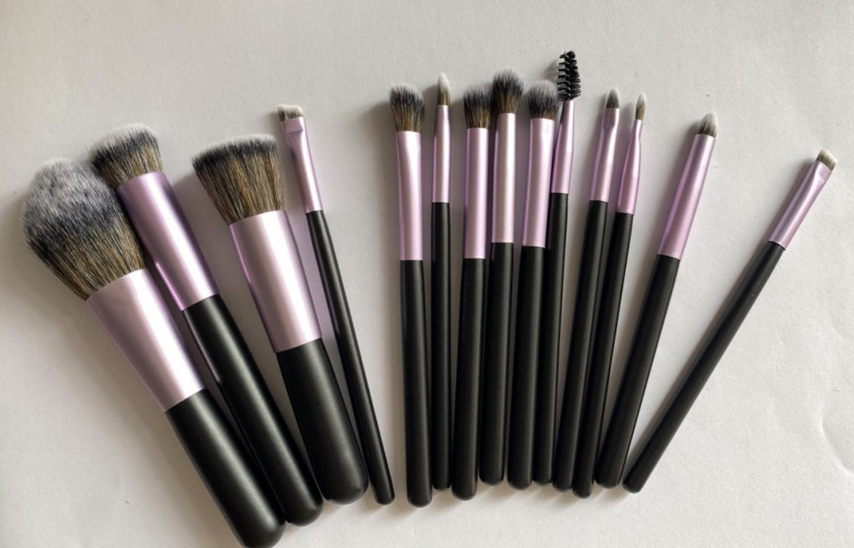 Пълен сет четки с LED осветление, презареждаем калъф